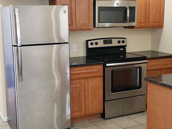 4th image of 158 W Manheim St Floor 3