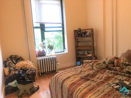 Rented by EXR | media 60