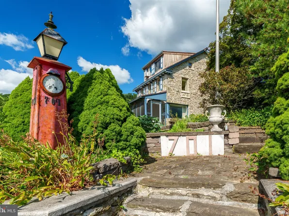 701 Bridge Valley Rd, Pequea, PA 17565