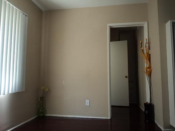 3rd image of 725 S New Hampshire Ave APT 07