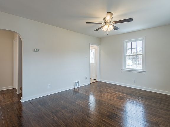 3rd image of 1611 Olive St