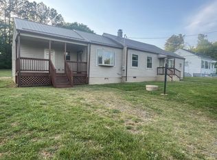 509 Riverbend Rd, Altavista, VA 24517