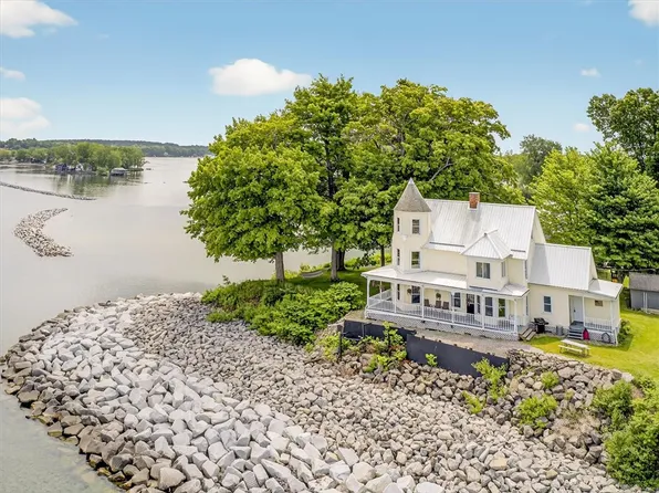 7550 Charles Pt, Sodus Point, NY 14555