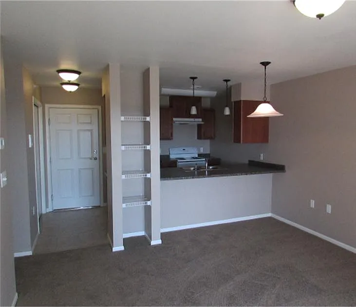 Sierra Court — Photo 4