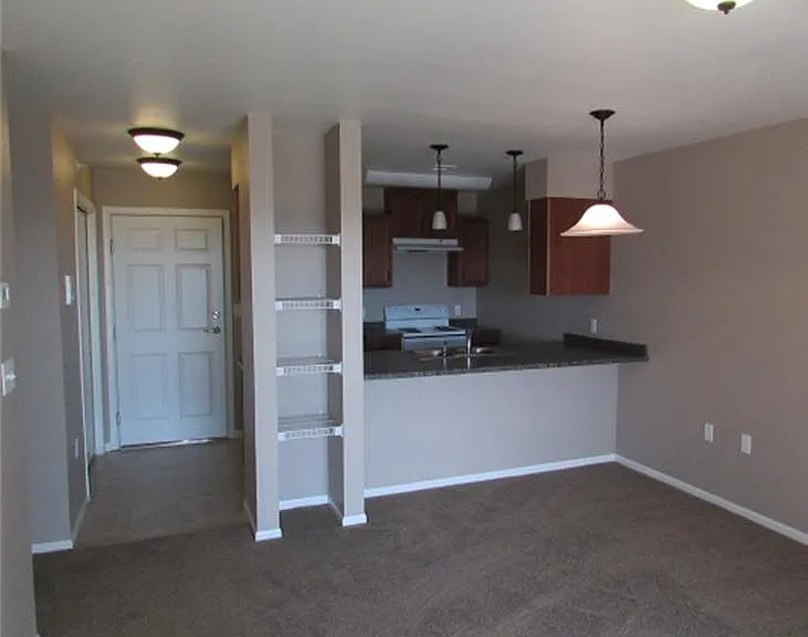 Sierra Court — Photo 4