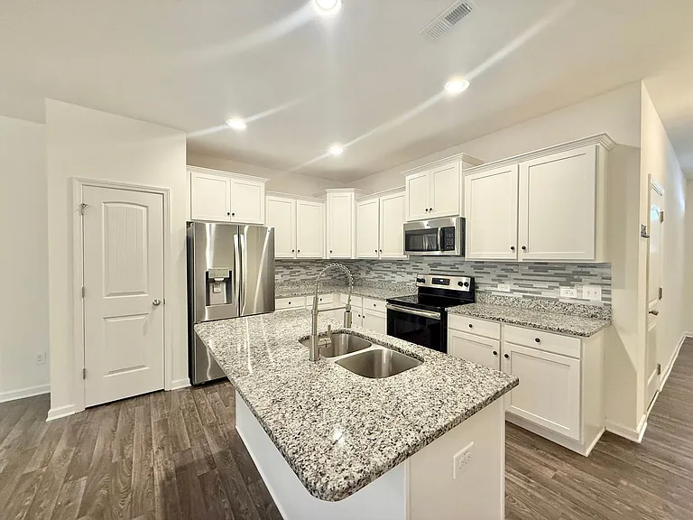 117 Hill Shore Ln — Photo 2