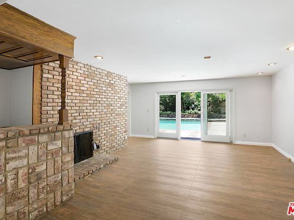 5th image of 17660 Corinthian Dr