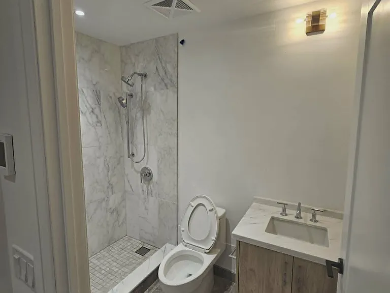 505 Glencairn Ave #202 — Photo 8