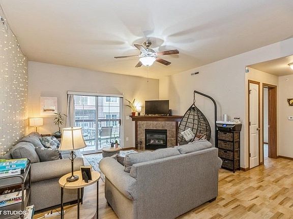 2nd image of 1848 W Benton St Unit 203