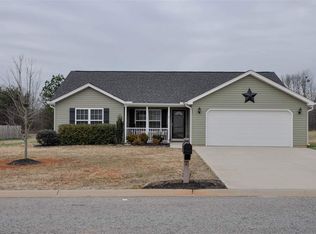 431 Mandys Meadow Dr, Inman, SC 29349