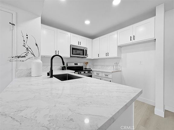2nd image of 1440 W Edgehill Rd APT 54