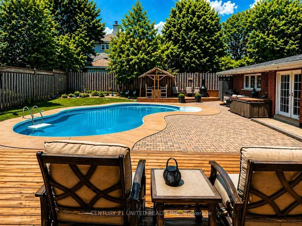 105 Ridgewood Rd, Peterborough, ON K9J 1P2