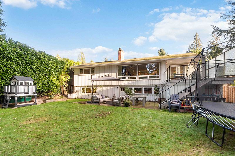 North Vancouver Apartment for rent - 3 Bedrooms — photo 27