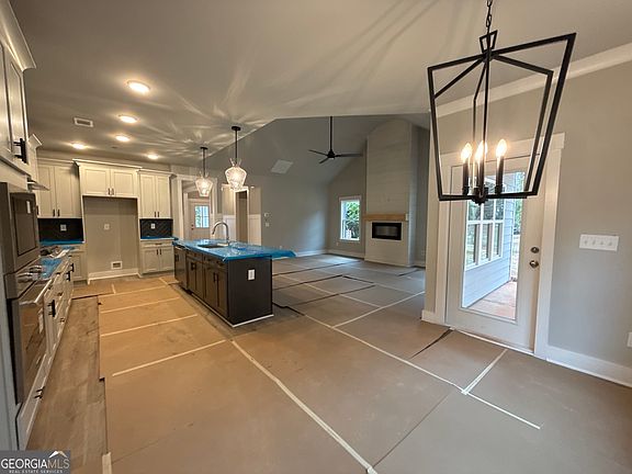 3rd image of 396 Tanners Bridge Rd