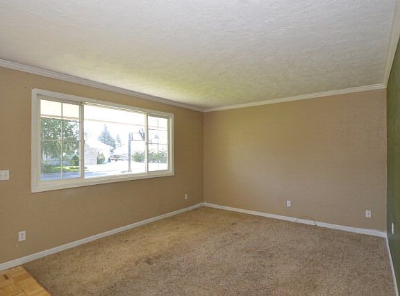 4th image of 745 Neptune Dr