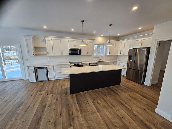 2nd image of 611 South Street