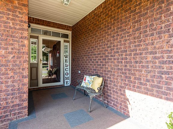 5th image of 3032 Belmont Dr