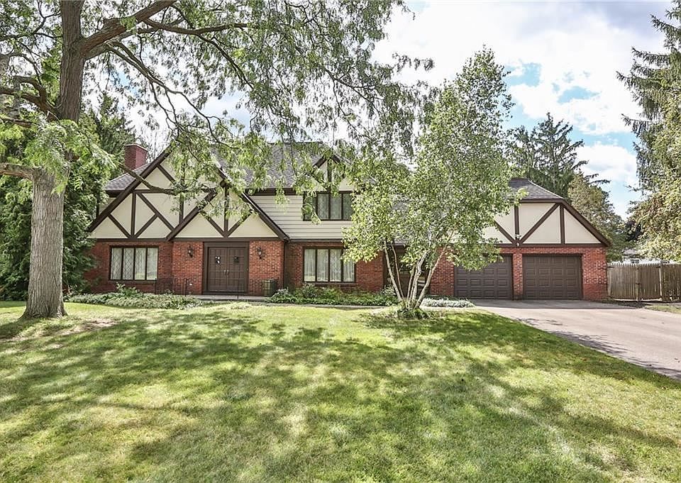 1st image of 9 Esternay Ln