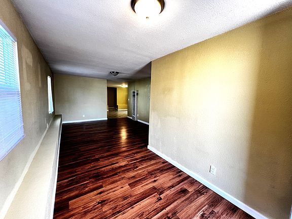 4th image of 6112 Sacramento Ave #6112