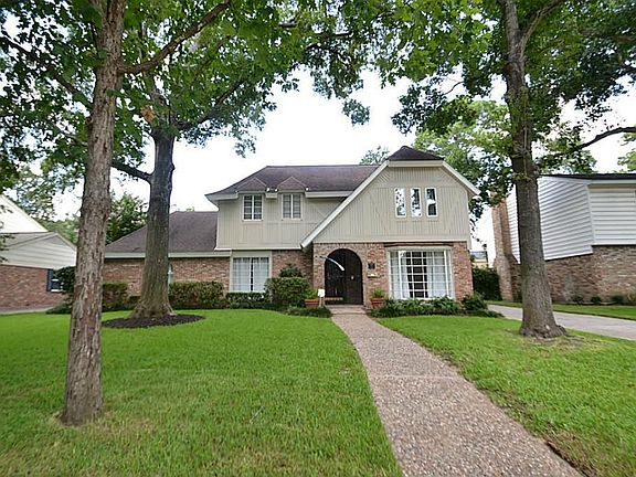 2nd image of 611 Rainwood Dr