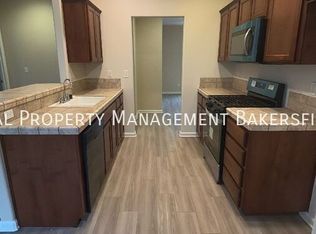 4714 Ryzona Dr, Bakersfield, CA 93313