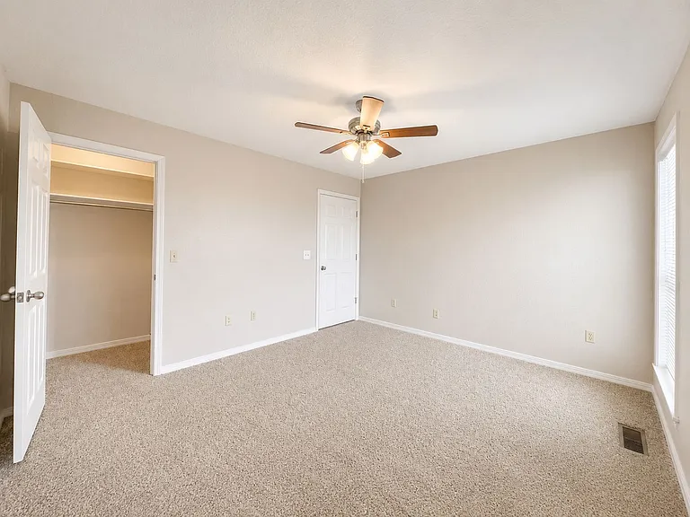11 Fox Run Ln — Photo 9