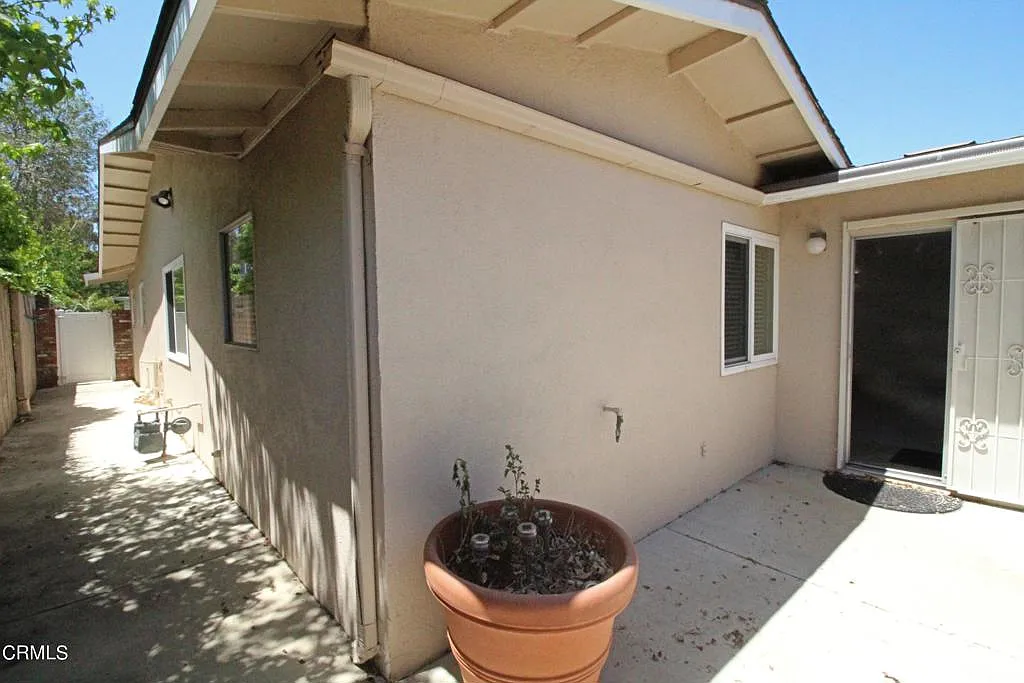 2 bed, 3.0 bath, 1747 sqft, $3,200 — Photo 4