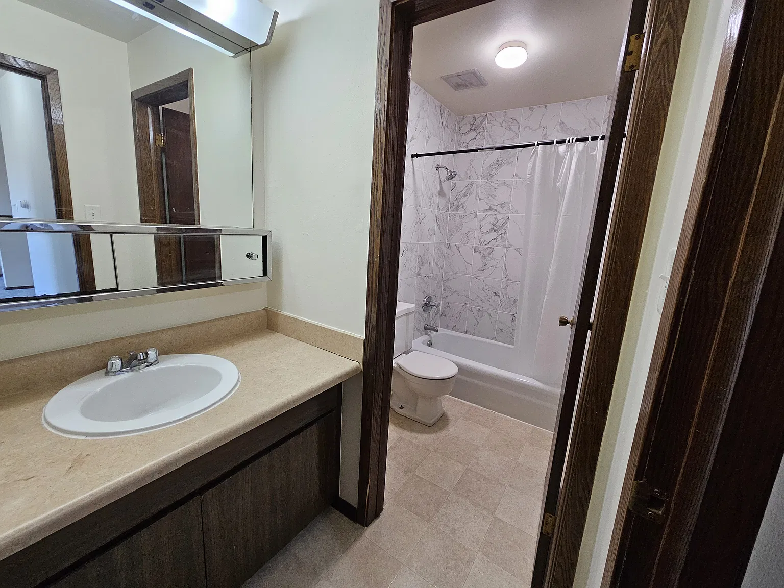 1 bed, $1,000 — Photo 3