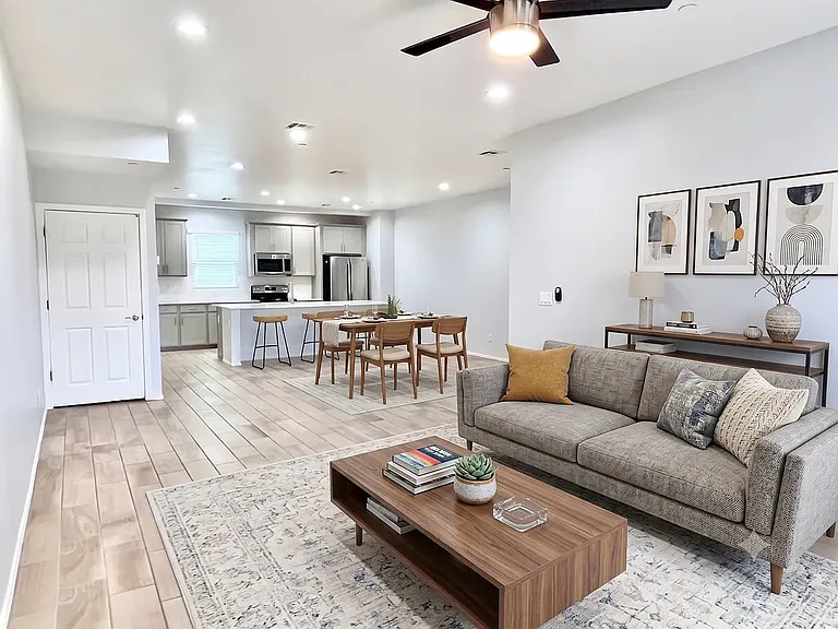 3434 N Longview Ave #11 — Photo 11