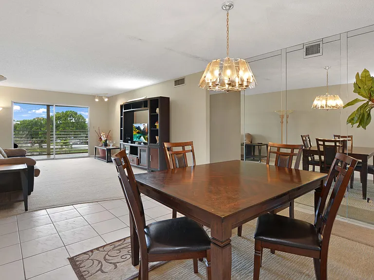2101 Lucaya Bnd #D4 — Photo 1