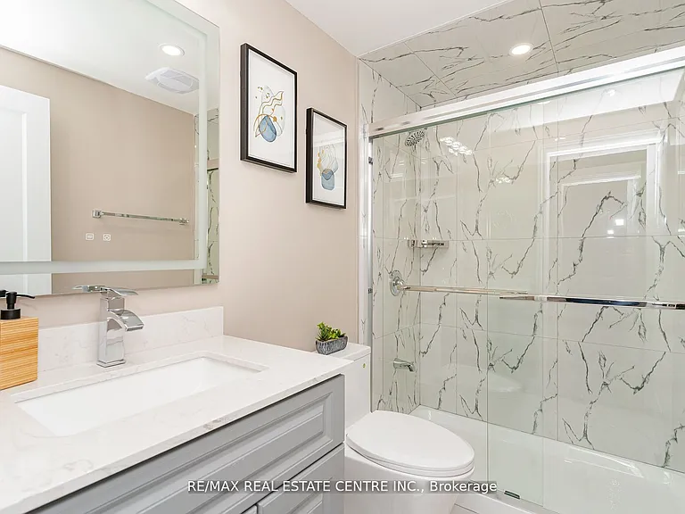 35 Feltre Ave — Photo 10