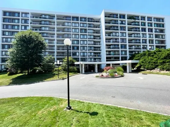 100 High Point Drive #212, Hartsdale, NY 10530