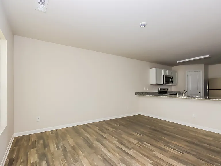 125 Zach Dr — Photo 4