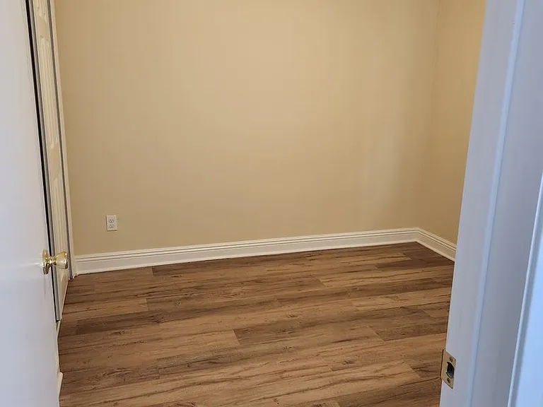 1211 W 37th Pl — Photo 21