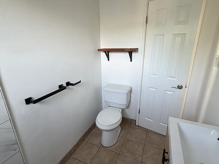2642 Grand Ave — Photo 10