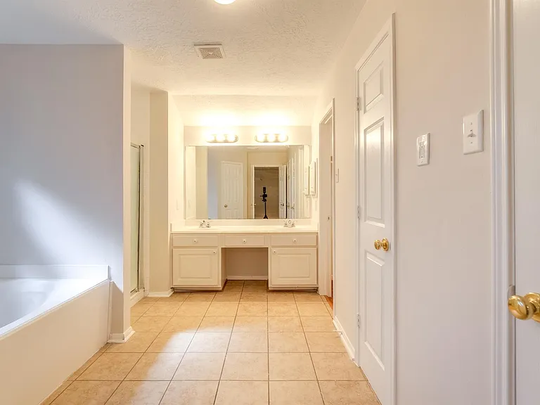 1907 Glen Eden Ct — Photo 36