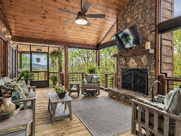 3rd image of 128 Ridge Brook Dr
