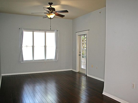 4th image of 200 4th Ave S Unit 105