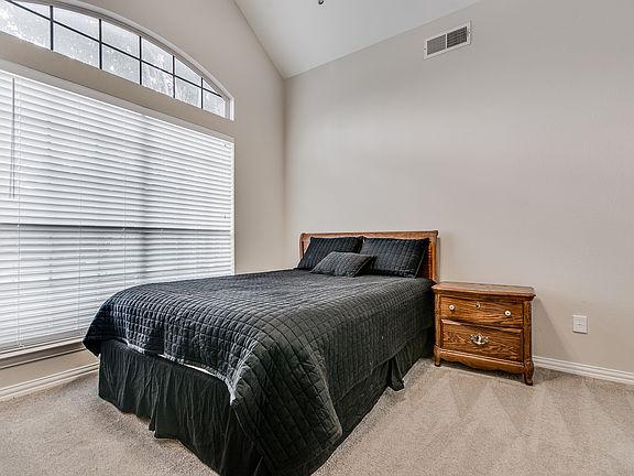 5th image of 3520 Silverwood Dr