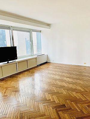 3rd image of 150 W 56th St APT 4106