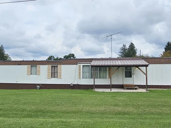 300 Johnson Bradshaw St, Belington, WV 26250