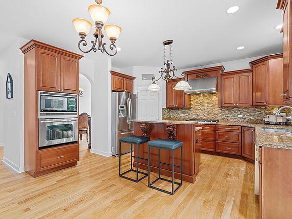 3rd image of 4734 Burr Oak Ct