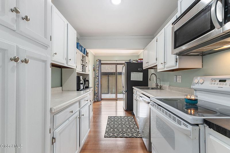 5th image of 1503 Huntington Court