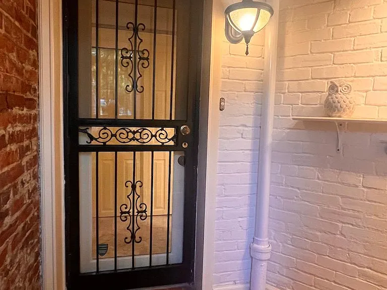 1878 Monroe St NW #B — Photo 6