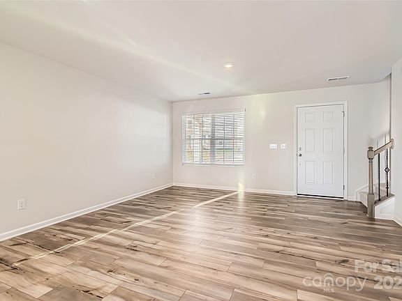 2nd image of 1611 Cannonball Ln