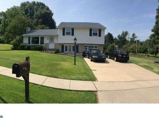 90 Sandpiper Rd, Feasterville Trevose, PA 19053