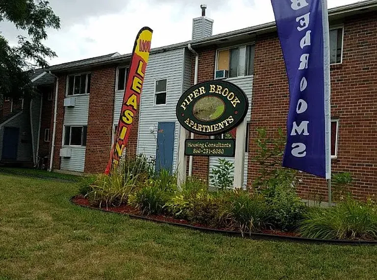 Piper Brook Apartments — Photo 25