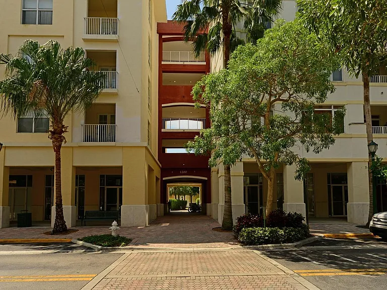 1200 Town Center Dr #216 — Photo 2