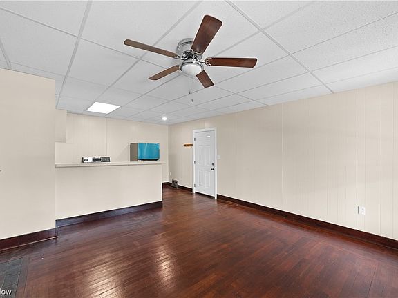 5th image of 579 Broadway Ave