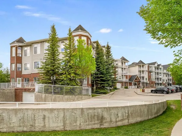 8 S Prestwick Pond Ter SE #219, Calgary, AB T2Z 4P3